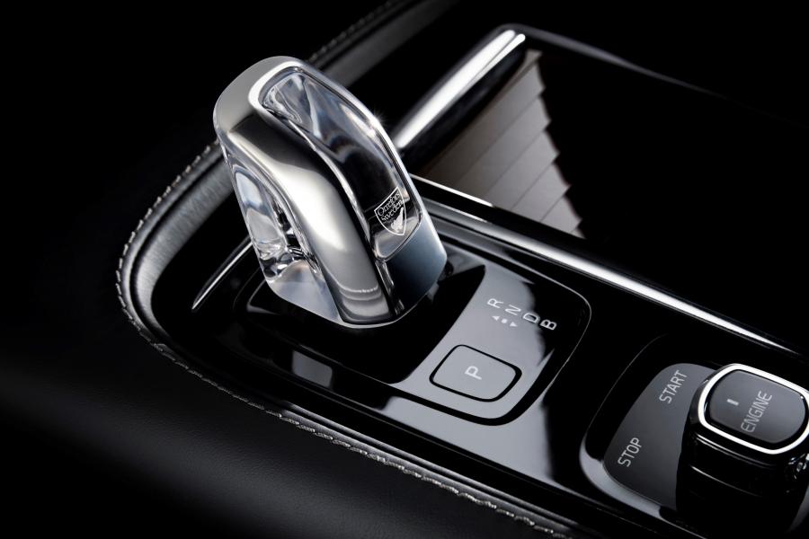 Детали интерьера Volvo S90 T6 Inscription 2016 года  (фото 38 из 84)